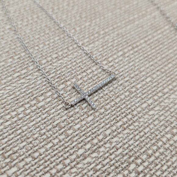 17+2 Inch Sterling Silver Cubic Zirconia Cross Religious Necklace A4749 - Picture 3 of 8